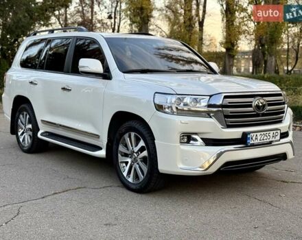 Белый Тойота Ленд Крузер, объемом двигателя 4.46 л и пробегом 301 тыс. км за 44950 $, фото 2 на Automoto.ua