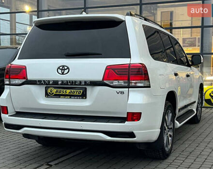 Белый Тойота Ленд Крузер, объемом двигателя 4.46 л и пробегом 225 тыс. км за 47000 $, фото 6 на Automoto.ua