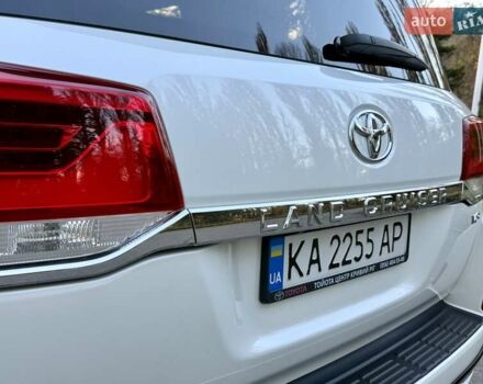 Белый Тойота Ленд Крузер, объемом двигателя 4.46 л и пробегом 301 тыс. км за 44950 $, фото 39 на Automoto.ua