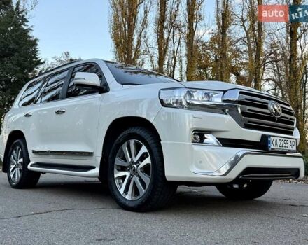 Белый Тойота Ленд Крузер, объемом двигателя 4.46 л и пробегом 301 тыс. км за 44950 $, фото 46 на Automoto.ua