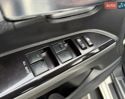 Білий Тойота Ленд Крузер, об'ємом двигуна 4.46 л та пробігом 245 тис. км за 44500 $, фото 35 на Automoto.ua