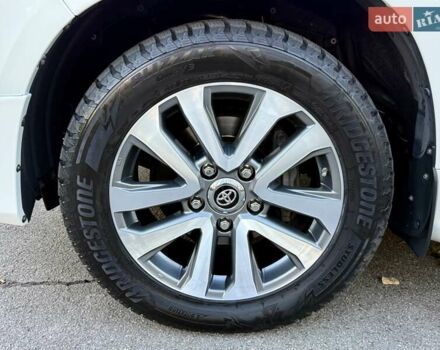 Белый Тойота Ленд Крузер, объемом двигателя 4.46 л и пробегом 301 тыс. км за 44950 $, фото 51 на Automoto.ua