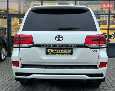 Белый Тойота Ленд Крузер, объемом двигателя 4.46 л и пробегом 225 тыс. км за 47000 $, фото 5 на Automoto.ua
