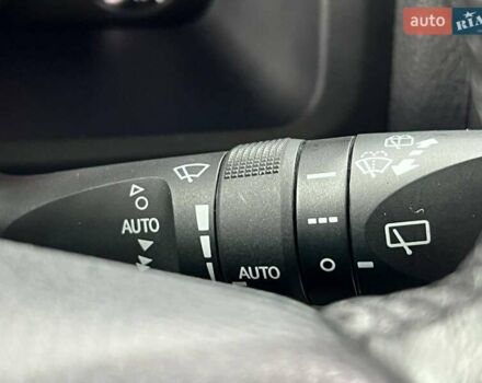 Белый Тойота Ленд Крузер, объемом двигателя 4.46 л и пробегом 90 тыс. км за 55000 $, фото 34 на Automoto.ua