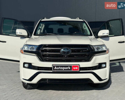 Белый Тойота Ленд Крузер, объемом двигателя 4.7 л и пробегом 145 тыс. км за 46590 $, фото 38 на Automoto.ua