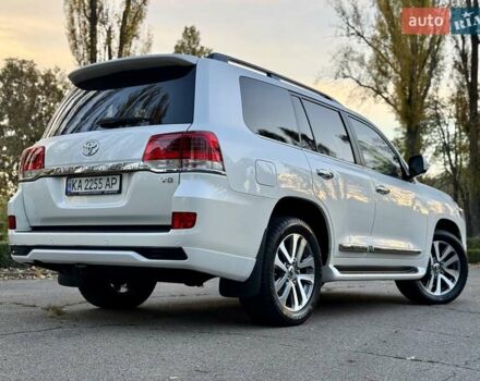 Белый Тойота Ленд Крузер, объемом двигателя 4.46 л и пробегом 301 тыс. км за 44950 $, фото 18 на Automoto.ua