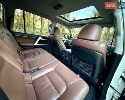 Белый Тойота Ленд Крузер, объемом двигателя 4.46 л и пробегом 301 тыс. км за 44950 $, фото 81 на Automoto.ua