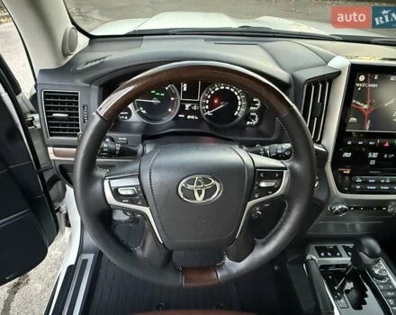 Белый Тойота Ленд Крузер, объемом двигателя 4.46 л и пробегом 301 тыс. км за 44950 $, фото 115 на Automoto.ua