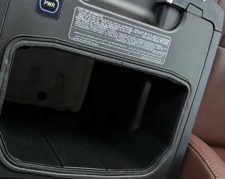 Белый Тойота Ленд Крузер, объемом двигателя 4.46 л и пробегом 301 тыс. км за 44950 $, фото 97 на Automoto.ua