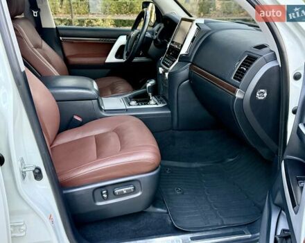 Белый Тойота Ленд Крузер, объемом двигателя 4.46 л и пробегом 301 тыс. км за 44950 $, фото 86 на Automoto.ua