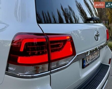 Белый Тойота Ленд Крузер, объемом двигателя 4.46 л и пробегом 301 тыс. км за 44950 $, фото 40 на Automoto.ua