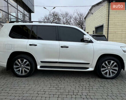 Белый Тойота Ленд Крузер, объемом двигателя 4.46 л и пробегом 225 тыс. км за 47000 $, фото 7 на Automoto.ua