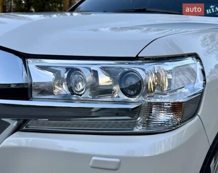 Белый Тойота Ленд Крузер, объемом двигателя 4.46 л и пробегом 301 тыс. км за 44950 $, фото 30 на Automoto.ua