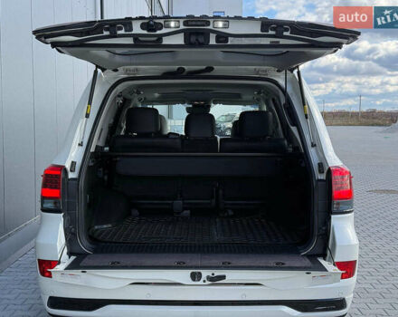 Белый Тойота Ленд Крузер, объемом двигателя 4.7 л и пробегом 145 тыс. км за 46590 $, фото 34 на Automoto.ua