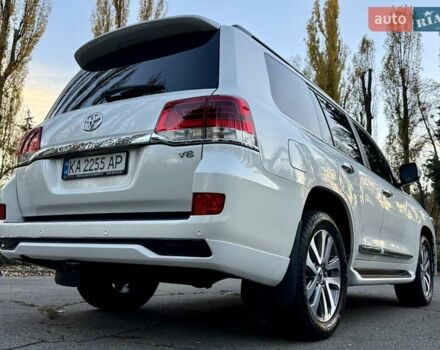 Белый Тойота Ленд Крузер, объемом двигателя 4.46 л и пробегом 301 тыс. км за 44950 $, фото 45 на Automoto.ua