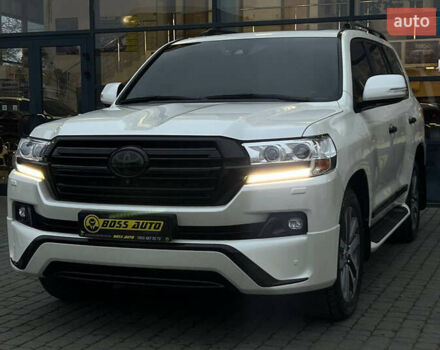 Белый Тойота Ленд Крузер, объемом двигателя 4.46 л и пробегом 225 тыс. км за 47000 $, фото 2 на Automoto.ua