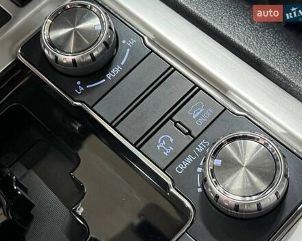 Белый Тойота Ленд Крузер, объемом двигателя 4.46 л и пробегом 90 тыс. км за 55000 $, фото 21 на Automoto.ua