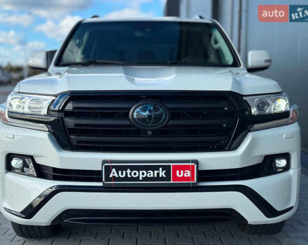 Белый Тойота Ленд Крузер, объемом двигателя 4.7 л и пробегом 145 тыс. км за 46590 $, фото 28 на Automoto.ua