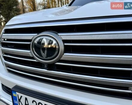 Белый Тойота Ленд Крузер, объемом двигателя 4.46 л и пробегом 301 тыс. км за 44950 $, фото 33 на Automoto.ua