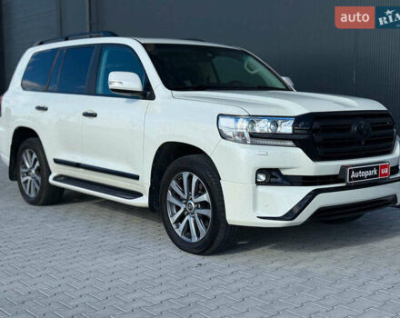 Белый Тойота Ленд Крузер, объемом двигателя 4.7 л и пробегом 145 тыс. км за 46590 $, фото 26 на Automoto.ua