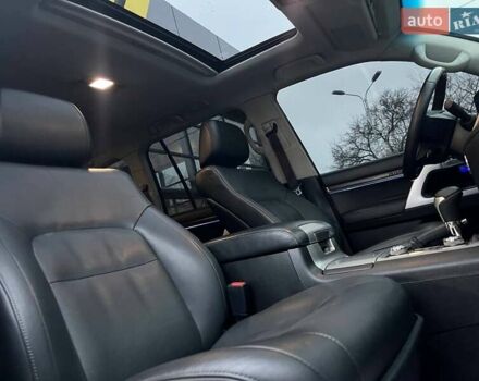 Белый Тойота Ленд Крузер, объемом двигателя 4.46 л и пробегом 225 тыс. км за 47000 $, фото 9 на Automoto.ua