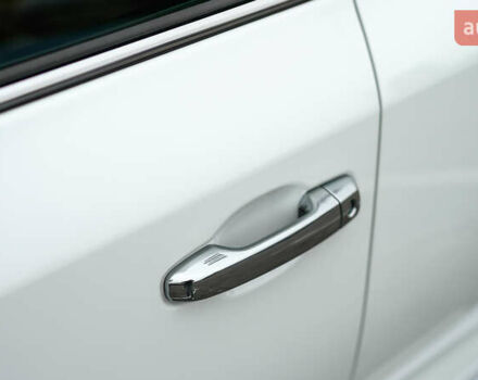 Білий Тойота Ленд Крузер, об'ємом двигуна 4.61 л та пробігом 51 тис. км за 52098 $, фото 18 на Automoto.ua