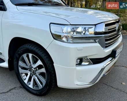 Белый Тойота Ленд Крузер, объемом двигателя 4.46 л и пробегом 301 тыс. км за 44950 $, фото 36 на Automoto.ua
