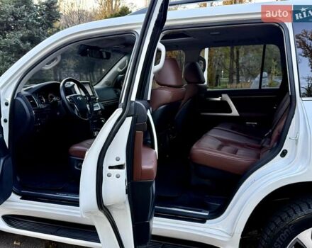 Белый Тойота Ленд Крузер, объемом двигателя 4.46 л и пробегом 301 тыс. км за 44950 $, фото 71 на Automoto.ua