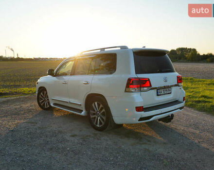 Белый Тойота Ленд Крузер, объемом двигателя 4.46 л и пробегом 215 тыс. км за 47000 $, фото 9 на Automoto.ua