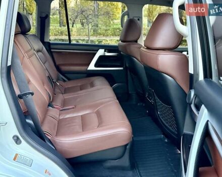 Белый Тойота Ленд Крузер, объемом двигателя 4.46 л и пробегом 301 тыс. км за 44950 $, фото 80 на Automoto.ua