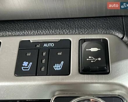 Белый Тойота Ленд Крузер, объемом двигателя 4.46 л и пробегом 90 тыс. км за 55000 $, фото 19 на Automoto.ua