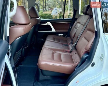 Белый Тойота Ленд Крузер, объемом двигателя 4.46 л и пробегом 301 тыс. км за 44950 $, фото 68 на Automoto.ua