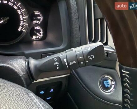 Белый Тойота Ленд Крузер, объемом двигателя 4.46 л и пробегом 301 тыс. км за 44950 $, фото 112 на Automoto.ua