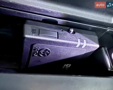 Белый Тойота Ленд Крузер, объемом двигателя 4.46 л и пробегом 301 тыс. км за 44950 $, фото 98 на Automoto.ua