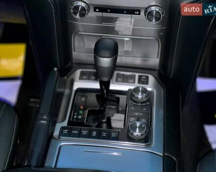 Белый Тойота Ленд Крузер, объемом двигателя 4.46 л и пробегом 225 тыс. км за 47000 $, фото 24 на Automoto.ua