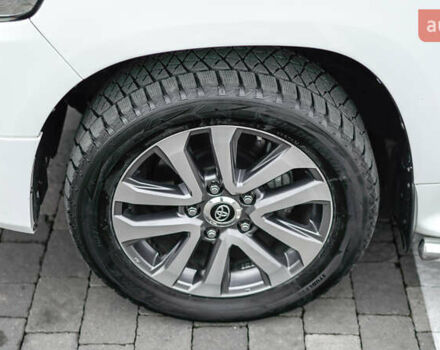 Білий Тойота Ленд Крузер, об'ємом двигуна 4.61 л та пробігом 51 тис. км за 52098 $, фото 17 на Automoto.ua