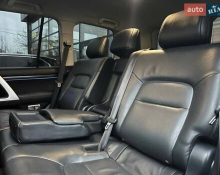 Белый Тойота Ленд Крузер, объемом двигателя 4.46 л и пробегом 225 тыс. км за 47000 $, фото 16 на Automoto.ua