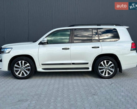 Белый Тойота Ленд Крузер, объемом двигателя 4.7 л и пробегом 145 тыс. км за 46590 $, фото 4 на Automoto.ua