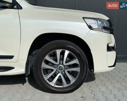 Белый Тойота Ленд Крузер, объемом двигателя 4.7 л и пробегом 145 тыс. км за 46590 $, фото 24 на Automoto.ua