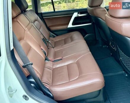 Белый Тойота Ленд Крузер, объемом двигателя 4.46 л и пробегом 301 тыс. км за 44950 $, фото 79 на Automoto.ua