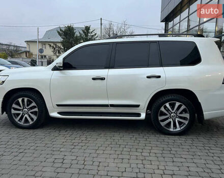 Белый Тойота Ленд Крузер, объемом двигателя 4.46 л и пробегом 225 тыс. км за 47000 $, фото 3 на Automoto.ua