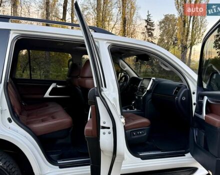 Белый Тойота Ленд Крузер, объемом двигателя 4.46 л и пробегом 301 тыс. км за 44950 $, фото 90 на Automoto.ua