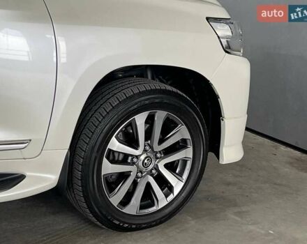 Белый Тойота Ленд Крузер, объемом двигателя 4.46 л и пробегом 90 тыс. км за 55000 $, фото 9 на Automoto.ua