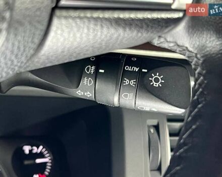 Белый Тойота Ленд Крузер, объемом двигателя 4.46 л и пробегом 90 тыс. км за 55000 $, фото 31 на Automoto.ua