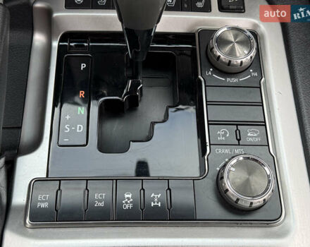 Білий Тойота Ленд Крузер, об'ємом двигуна 4.46 л та пробігом 245 тис. км за 44500 $, фото 31 на Automoto.ua