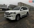 Белый Тойота Ленд Крузер, объемом двигателя 4.46 л и пробегом 192 тыс. км за 54555 $, фото 7 на Automoto.ua