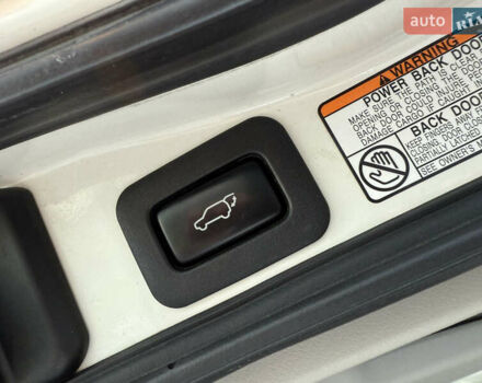 Белый Тойота Ленд Крузер, объемом двигателя 4.46 л и пробегом 111 тыс. км за 58900 $, фото 26 на Automoto.ua