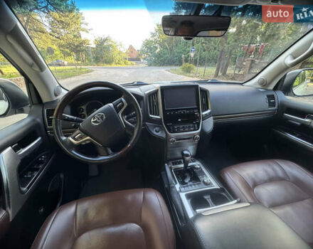 Белый Тойота Ленд Крузер, объемом двигателя 4.61 л и пробегом 122 тыс. км за 54000 $, фото 29 на Automoto.ua