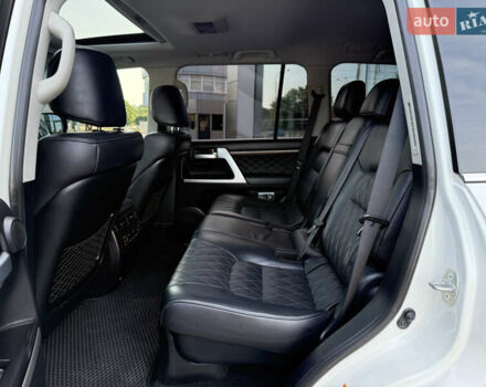 Белый Тойота Ленд Крузер, объемом двигателя 4.46 л и пробегом 111 тыс. км за 58900 $, фото 23 на Automoto.ua