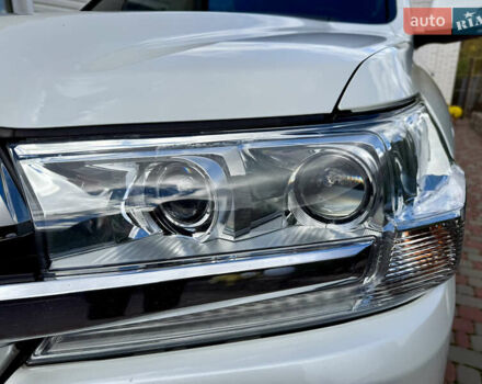 Белый Тойота Ленд Крузер, объемом двигателя 4.46 л и пробегом 195 тыс. км за 44999 $, фото 15 на Automoto.ua